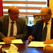 «عشماوى» و«عبد المجيد» خلال توقيع الاتفاقية