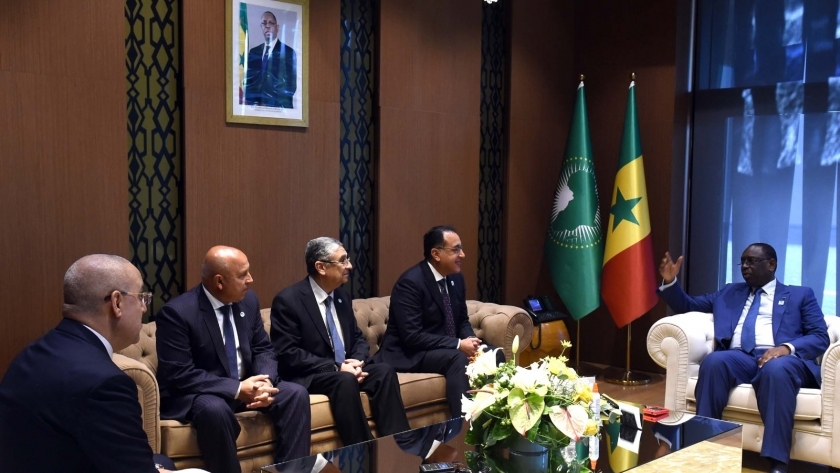 رئيس السنغال يلتقي ممثلي الشركات المصرية على هامش قمة داكار لتمويل البنية التحتية