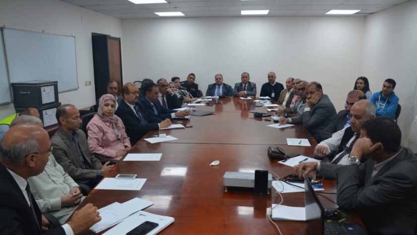 شركة ميناء القاهرة الجوي تنظم اجتماع لمناقشة تجربة الطوارئ