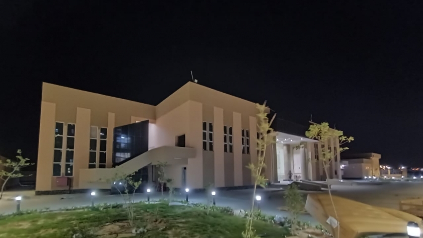 انتهاء المبنى الرئيسي والمباني الملحقة بمستشفى العاشر من رمضان الجامعي