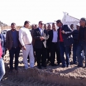 محافظ كفر الشيخ يتفقد مصنع الرمال السوداء