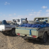المهربون يستخدمون سيارات الدفع الرباعى لتهريب السلاح عبر الصحراء
