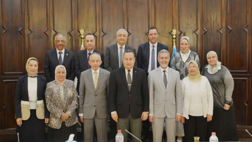 تكريم عمداء 7 كليات في جامعة الإسكندرية