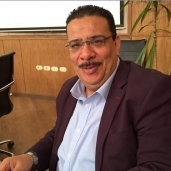 د أحمد زكي عميد كلية التجارة جامعة قناة السويس