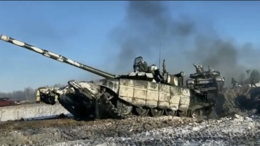 عوزة الدبابات الروسية بعد انتهاء التدريبات على حدود أوكرانيا