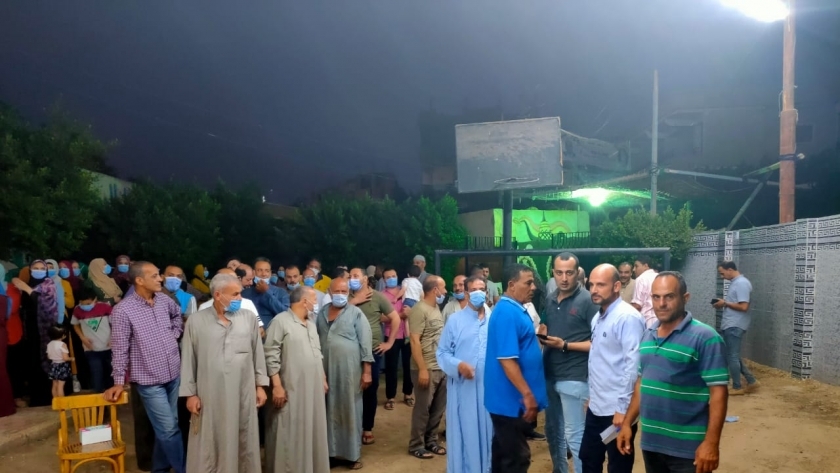 اقبال المواطنين علي لجان الإنتخابات في المنوفية