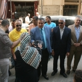 نائب محافظ  القاهرة يشهد توزيع مواد غذائية