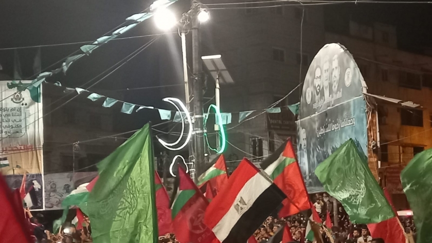 احتفالات فى مدن فلسطين بعد التوصل إلى اتفاق وقف إطلاق النار
