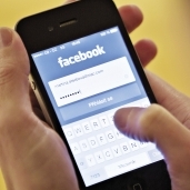 العرب يقضون أوقاتاً طويلة على «فيس بوك»