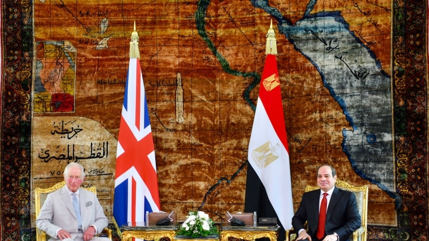 الرئيس السيسي يلتقي الأمير تشارلز في بداية زيارته لمصر