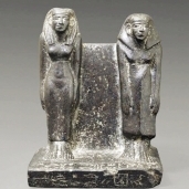 التمثال المسروق فى طريقه إلى مصر