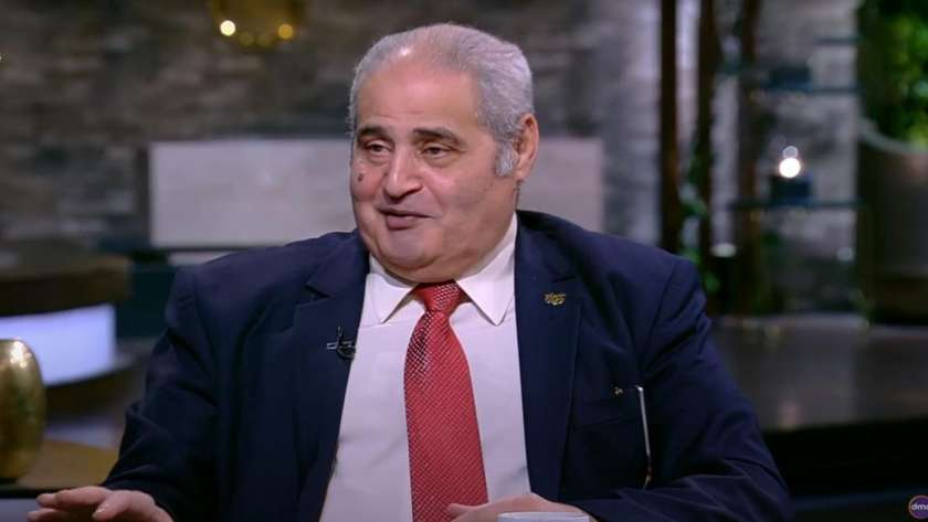 الدكتور نبيل فاروق