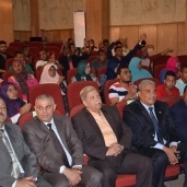 محافظ الإسماعيلية يستقبل وفد طلاب كلية الآداب لجامعة أسوان بمكتبة مصر العامة .
