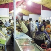 المواطنون يستقبلون شهر رمضان بارتفاع أسعار السلع الغذائية «صورة أرشيفية»
