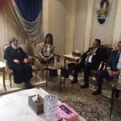 وزيرة الهجرة تلتقى أسقف الكنيسة المصرية بالكويت