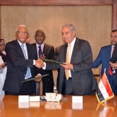 وزيرا التجارة المصرى والسودانى خلال اجتماع اللجنة المشتركة