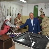 محافظ الشرقية يتفقد اللجان الإنتخابية بمدينة الزقازيق