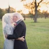 بالصور| زوج يعيد حفل الزفاف بعد مرور 70 عاما
