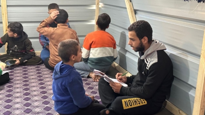 أطفال فلسطينون يقرأون القرآن