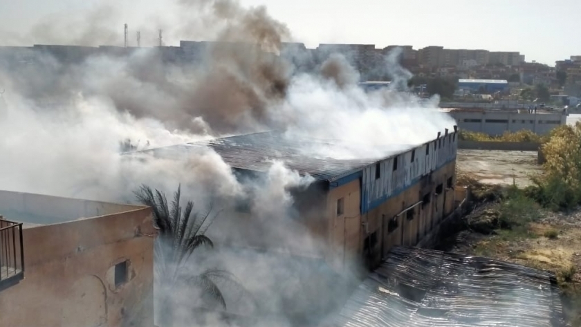 حريق مصنع أحذية بالإسكندرية