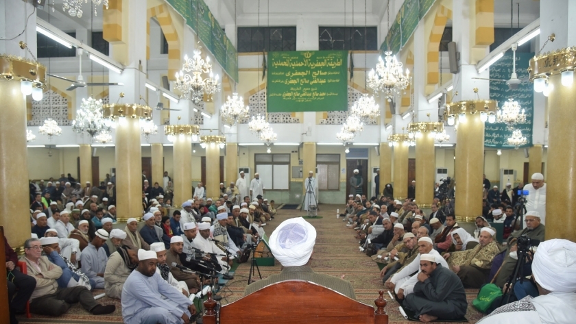 مسجد الإمام صالح الجعفرى.. منبر للاعتدال وساحات لذكر الله.. ودروس قرآنية