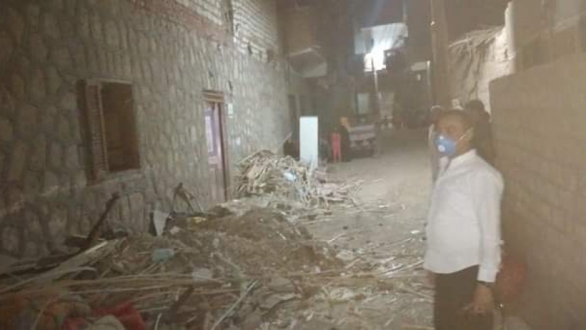 مصرع رية منزل وابنتها وإصابة ٣ آخرين في انهيار منزل بسوهاج
