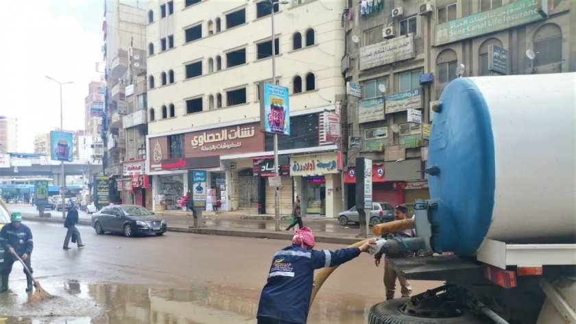 أمطار غزيرة وصقيع بشوارع الغربية