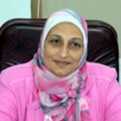 الدكتورة منى الخشاب عميدة كلية الزراعة بجامعة الفيوم