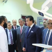 وزير التعليم العالى يتفقد مستشفى جامعة كفر الشيخ