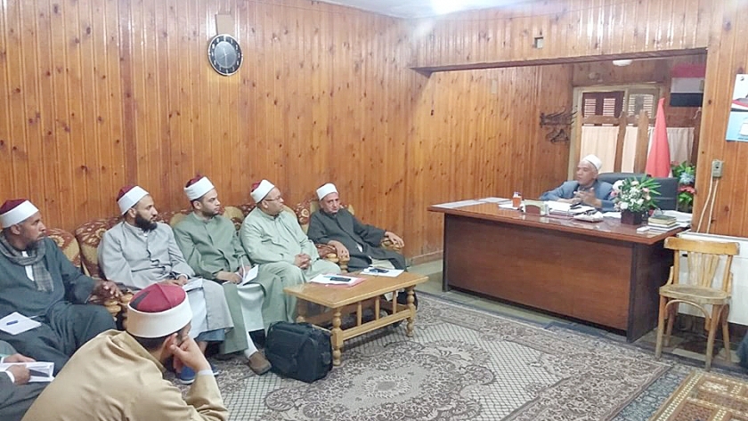 وكيل أوقاف المنيا يجتمع برؤساء أقسام شؤون القرآن