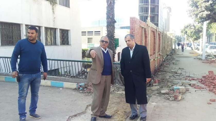 رئيس مدينة الجيزة ورئيس حي العمرانية يتابعون اعمال التطوير "ارشيف"