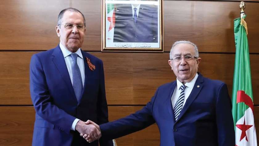 وزير الخارجية الروسي مع نظيره الجزائري