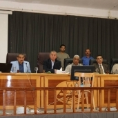جانب من إجتماع محافظ كفر الشيخ مع التنفيذينِ