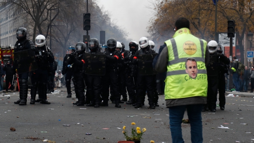 تصاعد التوتر في اليوم الـ11 من الإضراب على إصلاح نظام التقاعد في فرنسا