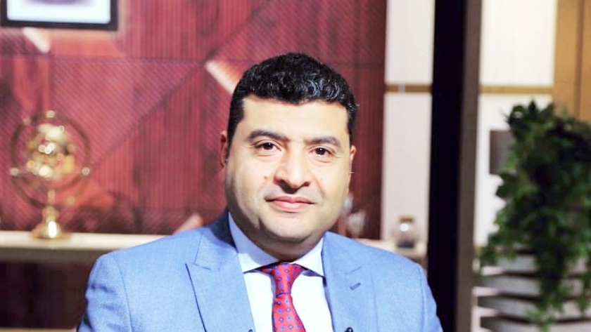 الكاتب الصحفي محمود بسيوني