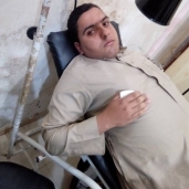 خطيب مسجد الروضة أثناء تلقيه العلاج