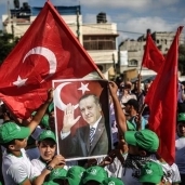 مسيرات لحركة حماس في غزة ابتهاجًا بفشل الانقلاب بتركيا