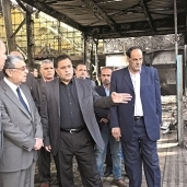 «شاكر» خلال تفقده محطة مصر مع قيادات «السكة الحديد»