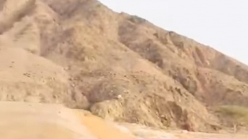 سيل وادي ميعر بطور سيناء يسير في مخرات السيول