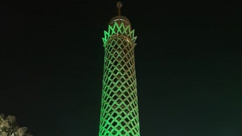 إضاءة برج القاهرة باللون الأخضر