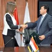 بروتوكول تعاون بين وزارتي الشباب والهجرة للاهتمام بالمصريين في الخارج