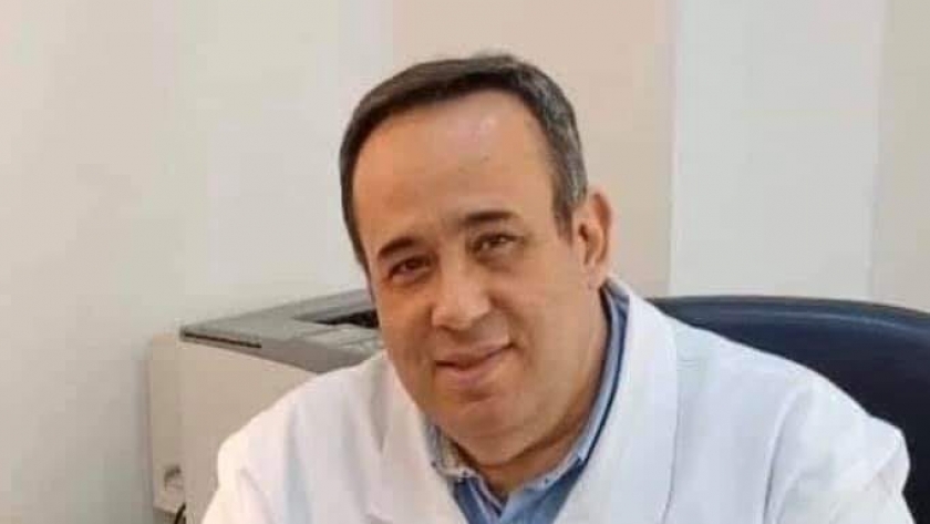 الدكتور أحمد اللواح شهيد الواجب الوطني في مكافحة كورونا
