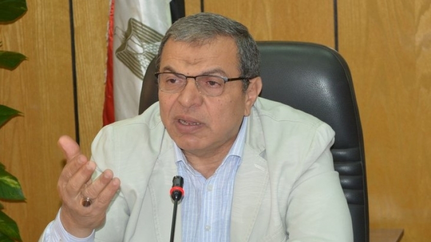محمد سعفان وزير القوي العاملة