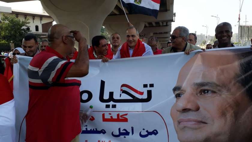 مدير تعليم القاهرة يقود مسيرة دعم القيادة السياسية