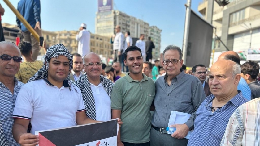 النائب طارق عبدالعزيز عضو مجلس الشيوخ يشارك في مسيرات لدعم فلسطين