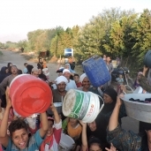 جانب من أزمة إنقطاع المياه بقرى بني سويف
