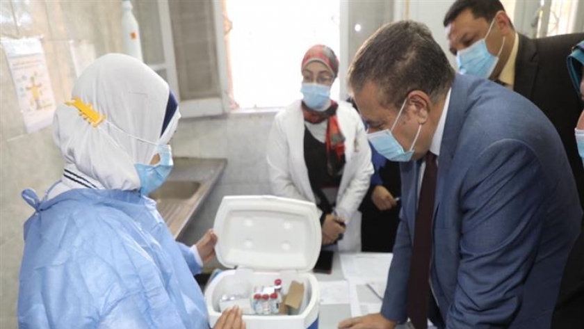 حملة تطعيم أهالى المنوفية تواصل عملها لليوم الثالث