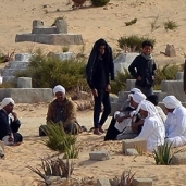 الأهالى بعد دفن عدد من شهداء بئر العبد