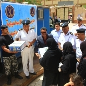مدير أمن الإسماعيلية يوزع كراتين رمضان على المستحقين بدائرة حي ثاني المحافظة.