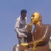 تمثال محمد عبدالوهاب في باب الشعرية